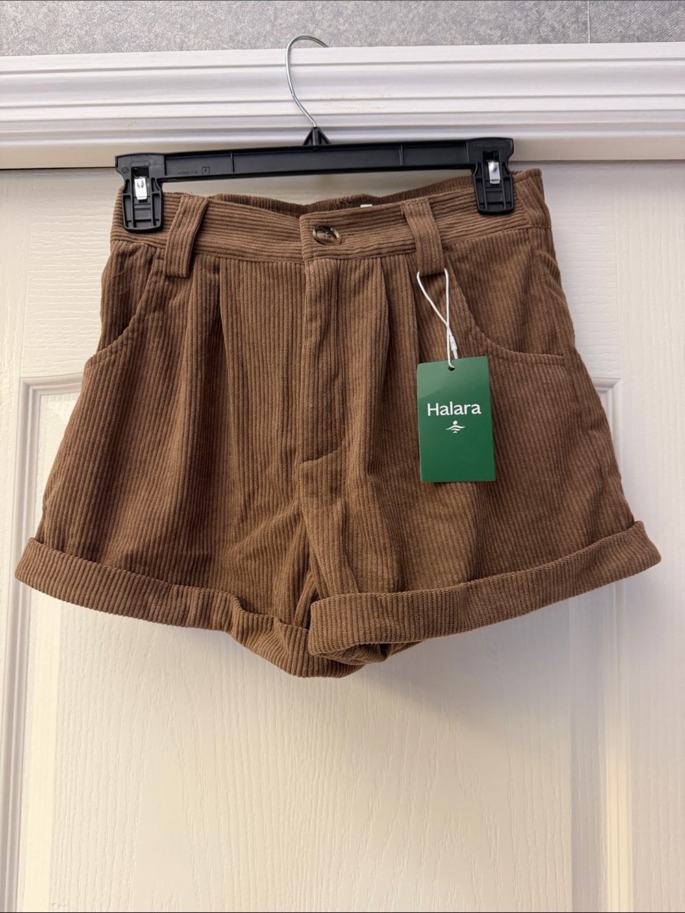 NWT HALARA Brown Corduroy High-Waist Cuffed Women’s Shorts